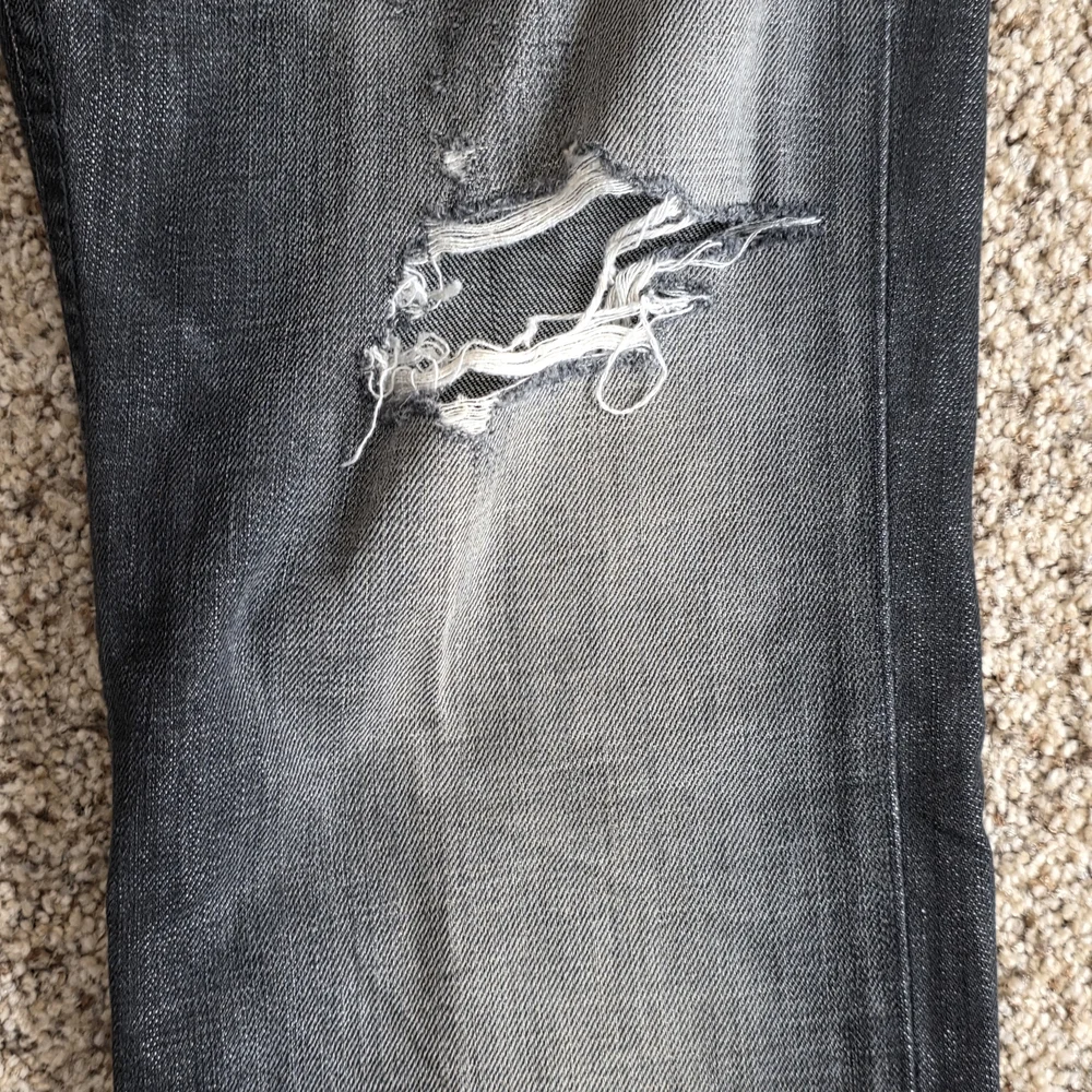 Men's Distressed JUICY COUTURE 31" Black Jeans - Picture 5 of 8